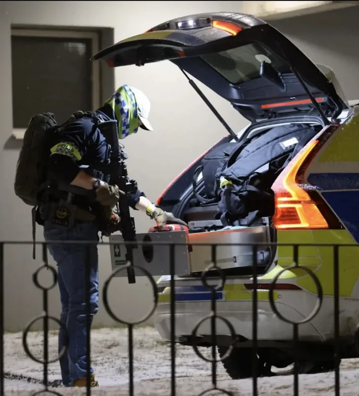 BUFF Hals Tub ID-POLIS - Bild 4